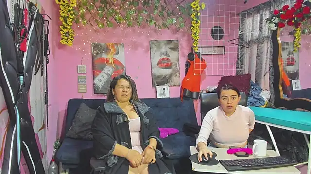 lesbiancuple online show from 05-20-26, 12:24
