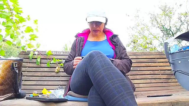 SquirtyMellissaLabia online show from 10-24-25, 06:01