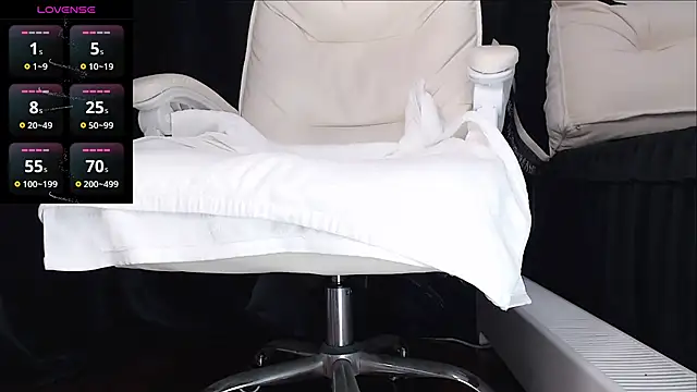 qianqian  online show from 12-19-25, 11:45