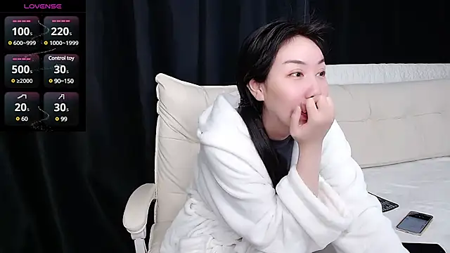 qianqian  online show from 03-05-25, 10:44