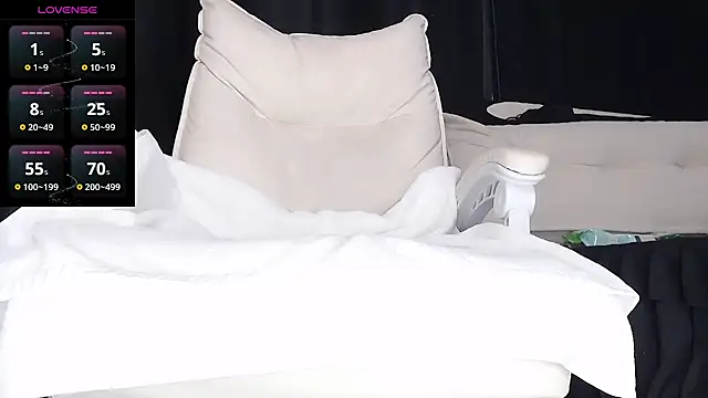 qianqian  online show from 11-28-25, 10:48