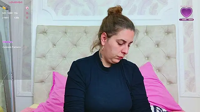 KarinaNoir online show from 04-15-26, 03:56