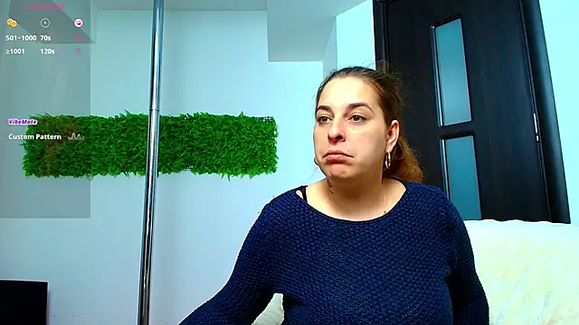 Snapshot of KarinaNoir chatting on 04-20-26, 04:04 KarinaNoir online show from 04-20-26, 04:04