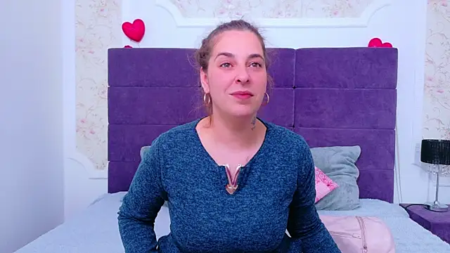 Snapshot of KarinaNoir chatting on 05-07-26, 04:17 KarinaNoir online show from 05-07-26, 04:17