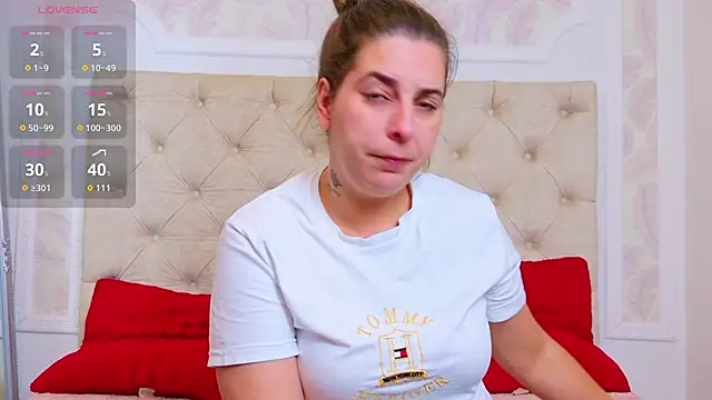 KarinaNoir online show from 09-26-25, 04:19