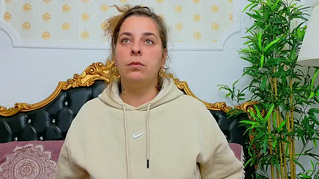 Snapshot of KarinaNoir chatting on 05-01-26, 04:06 KarinaNoir online show from 05-01-26, 04:06