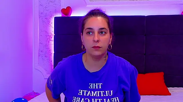 Snapshot of KarinaNoir chatting on 05-27-26, 03:58 KarinaNoir online show from 05-27-26, 03:58