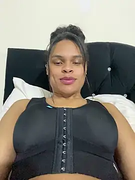 Snapshot of _diamondpamela chatting on 05-18-26, 11:20 diamondpamela online show from 05-18-26, 11:20