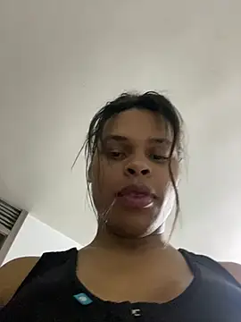 Snapshot of _diamondpamela chatting on 05-19-26, 01:56 diamondpamela online show from 05-19-26, 01:56
