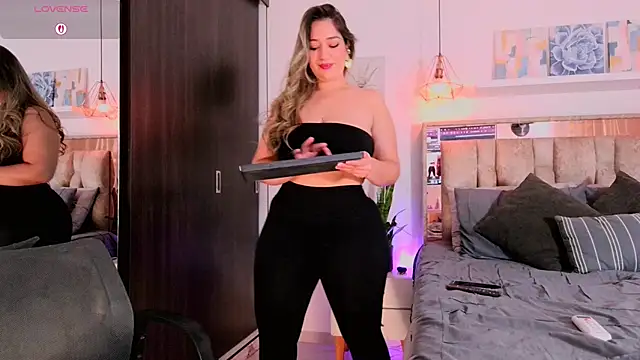 Dulce Morrys online show from 03-15-26, 04:47