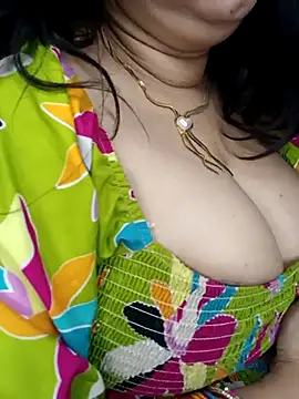 Snapshot of SIDDHAA--897 chatting on 03-01-26, 06:02 SIDDHAA--897 online show from 03-01-26, 06:02