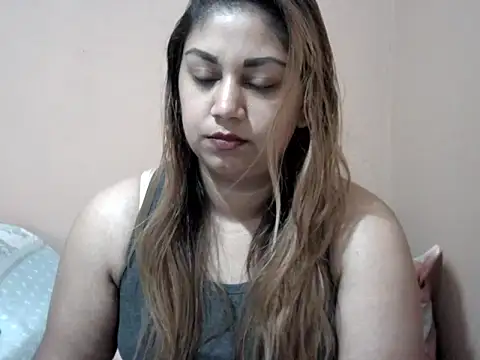 bellachow10 online show from 12-18-25, 10:52