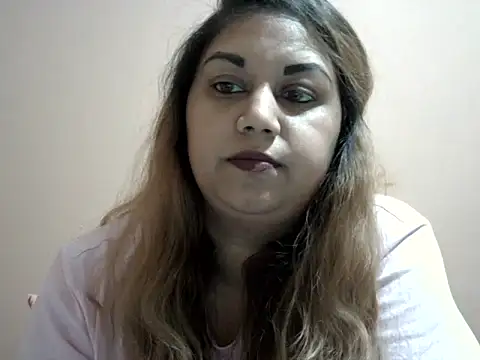 bellachow10 online show from 11-08-25, 05:38