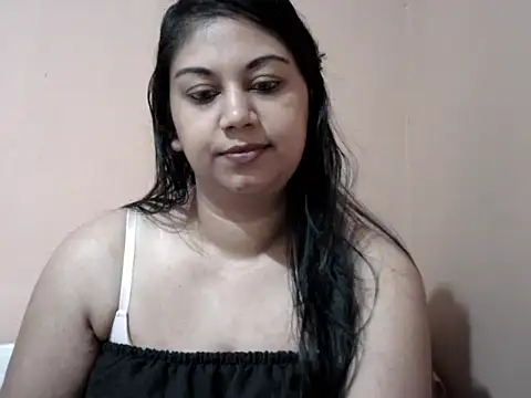 Snapshot of bellachow10 chatting on 02-17-26, 06:00 bellachow10 online show from 02-17-26, 06:00