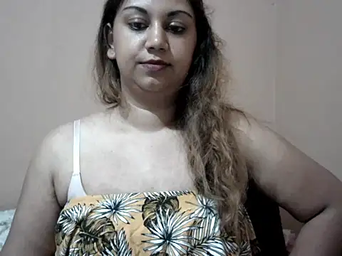 Snapshot of bellachow10 chatting on 01-16-26, 08:02 bellachow10 online show from 01-16-26, 08:02