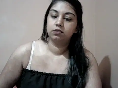 Snapshot of bellachow10 chatting on 02-14-26, 10:15 bellachow10 online show from 02-14-26, 10:15