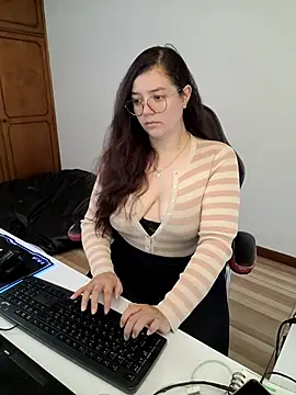 Snapshot of kayortiiz chatting on 07-27-26, 04:03 kayortiiz online show from 07-27-26, 04:03
