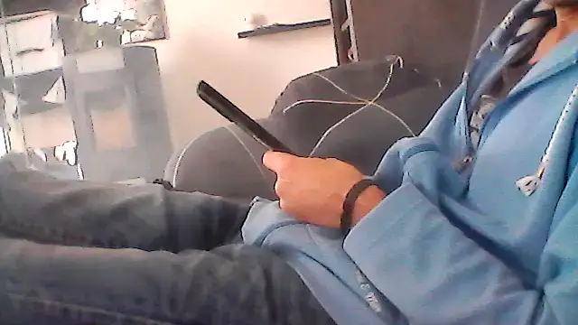 Snapshot of mickzizi chatting on 10-09-25, 10:16 mickzizi online show from 10-09-25, 10:16