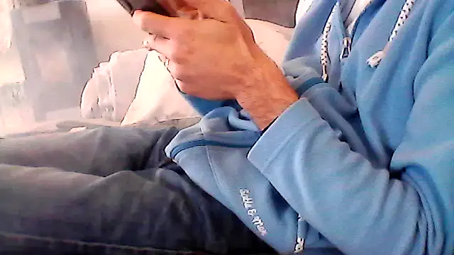 Snapshot of mickzizi chatting on 03-18-25, 08:39 mickzizi online show from 03-18-25, 08:39