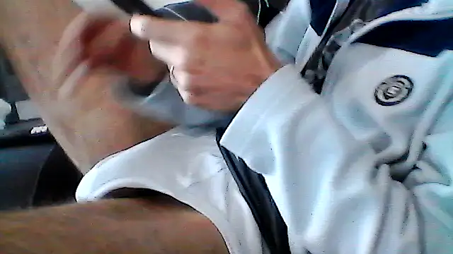 Snapshot of mickzizi chatting on 11-13-25, 10:52 mickzizi online show from 11-13-25, 10:52