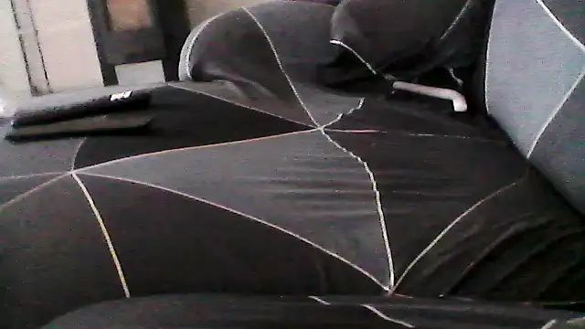 Snapshot of mickzizi chatting on 10-17-25, 07:22 mickzizi online show from 10-17-25, 07:22