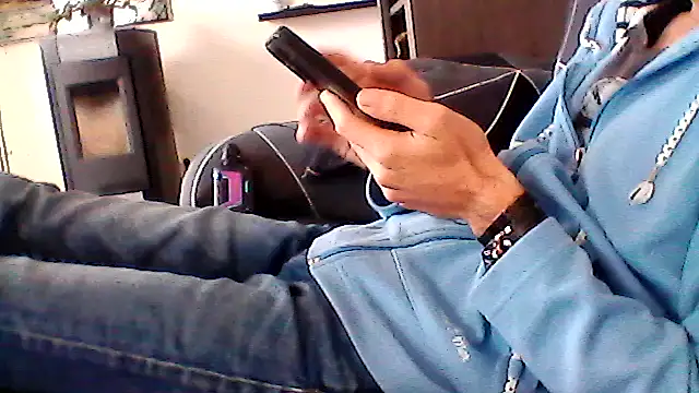 Snapshot of mickzizi chatting on 10-08-25, 07:43 mickzizi online show from 10-08-25, 07:43