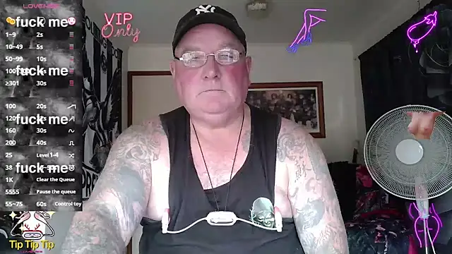Snapshot of HOTANAL chatting on 04-26-26, 02:20 HOTANAL online show from 04-26-26, 02:20