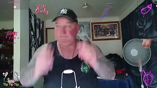 Snapshot of HOTANAL chatting on 06-10-26, 02:35 HOTANAL online show from 06-10-26, 02:35