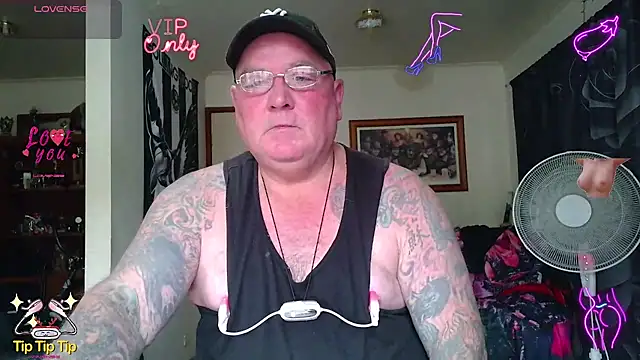 Snapshot of HOTANAL chatting on 05-03-26, 01:44 HOTANAL online show from 05-03-26, 01:44