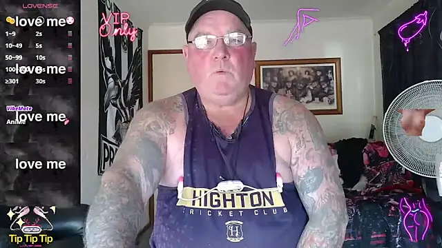 Snapshot of HOTANAL chatting on 04-24-26, 02:46 HOTANAL online show from 04-24-26, 02:46
