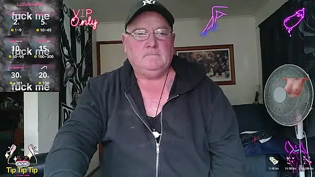 Snapshot of HOTANAL chatting on 05-18-26, 05:34 HOTANAL online show from 05-18-26, 05:34