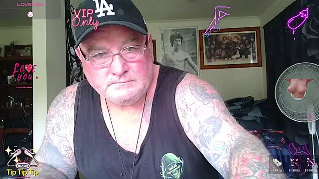 Snapshot of HOTANAL chatting on 06-06-26, 01:55 HOTANAL online show from 06-06-26, 01:55