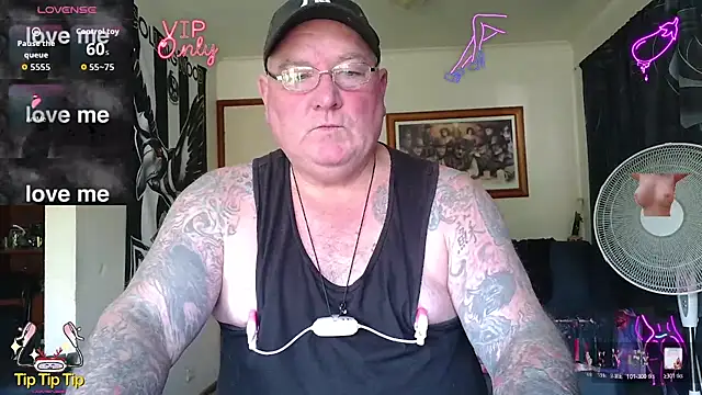 Snapshot of HOTANAL chatting on 05-19-26, 01:56 HOTANAL online show from 05-19-26, 01:56
