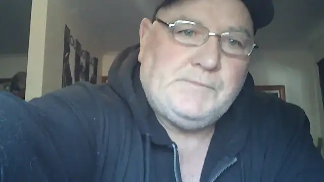 Snapshot of HOTANAL chatting on 10-10-25, 10:10 HOTANAL online show from 10-10-25, 10:10