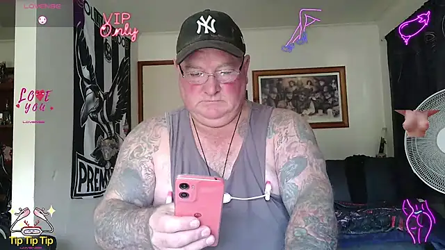 Snapshot of HOTANAL chatting on 05-17-26, 02:22 HOTANAL online show from 05-17-26, 02:22