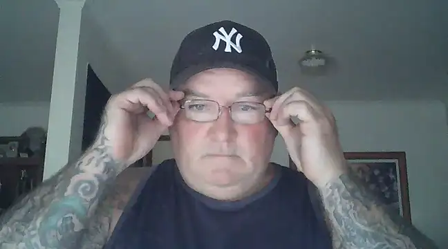 Snapshot of HOTANAL chatting on 03-20-25, 01:02 HOTANAL online show from 03-20-25, 01:02