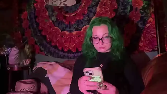Snapshot of sweetandwet_daddy chatting on 06-15-26, 11:54 sweetandwet daddy online show from 06-15-26, 11:54