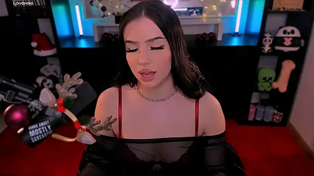 SofiRusselle online show from 12-13-25, 08:04