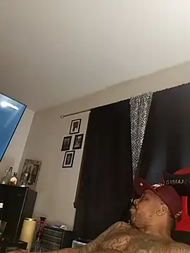 yellowwetfox online show from 01-18-25, 04:26