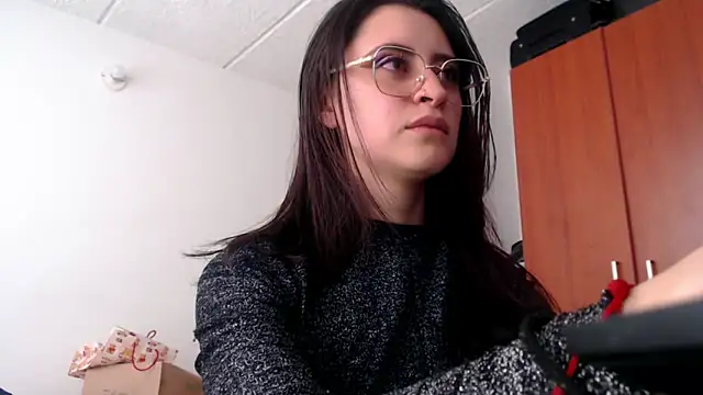 Juls winter  online show from 03-07-25, 04:00