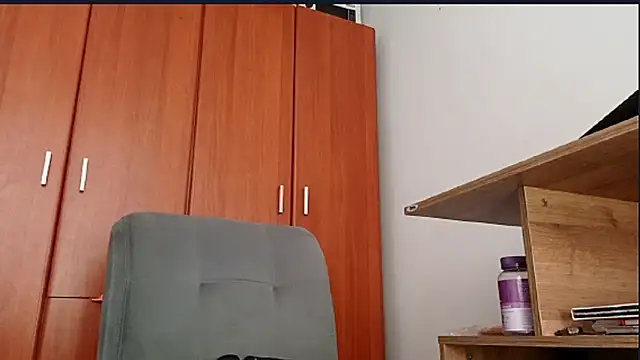 Juls winter  online show from 01-05-26, 06:44