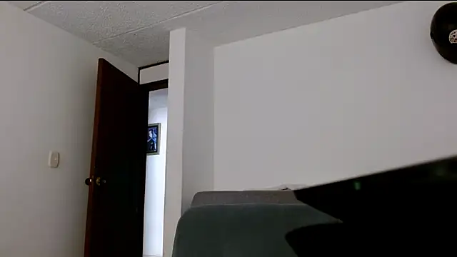 Juls winter  online show from 03-13-26, 06:24