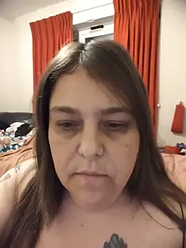 Snapshot of HouseWifeWhore_Milf chatting on 06-06-26, 02:28 HouseWifeWhore Milf online show from 06-06-26, 02:28