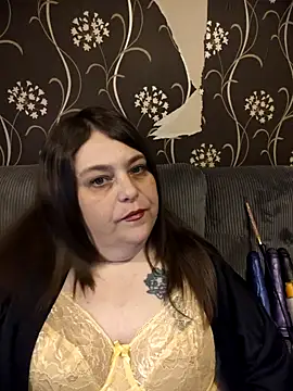 Snapshot of HouseWifeWhore_Milf chatting on 05-12-26, 09:32 HouseWifeWhore Milf online show from 05-12-26, 09:32