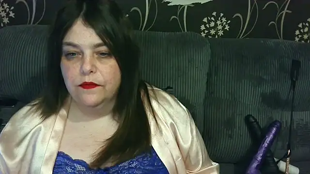 Snapshot of HouseWifeWhore_Milf chatting on 03-31-26, 12:12 HouseWifeWhore Milf online show from 03-31-26, 12:12