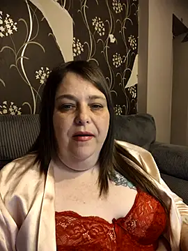 Snapshot of HouseWifeWhore_Milf chatting on 04-24-26, 09:39 HouseWifeWhore Milf online show from 04-24-26, 09:39