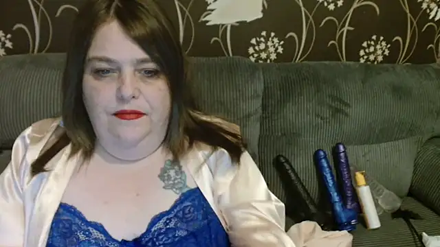 Snapshot of HouseWifeWhore_Milf chatting on 10-14-25, 05:02 HouseWifeWhore Milf online show from 10-14-25, 05:02