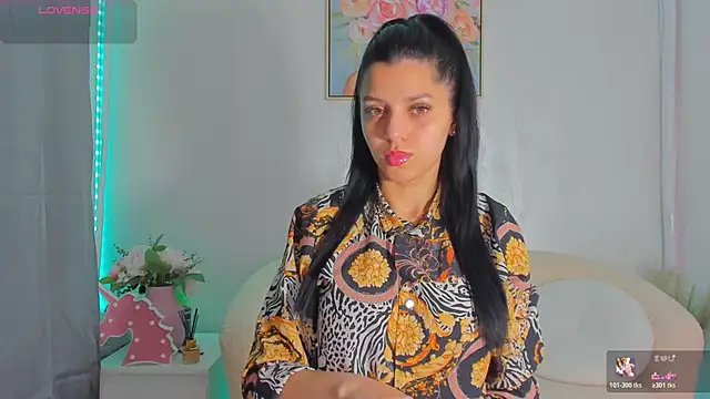 Snapshot of Sarabecker chatting on 05-17-26, 08:47 Sarabecker online show from 05-17-26, 08:47