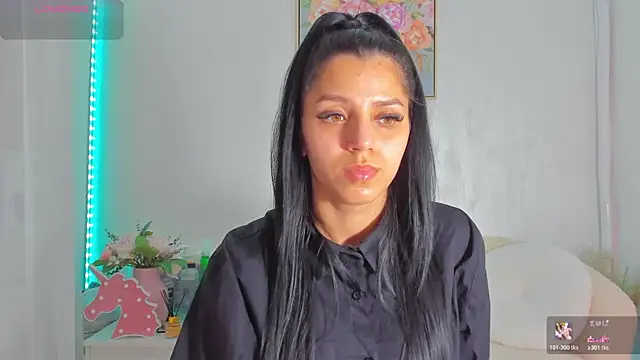 Snapshot of Sarabecker chatting on 05-23-26, 03:44 Sarabecker online show from 05-23-26, 03:44