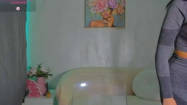 Snapshot of Sarabecker chatting on 05-22-26, 08:56 Sarabecker online show from 05-22-26, 08:56